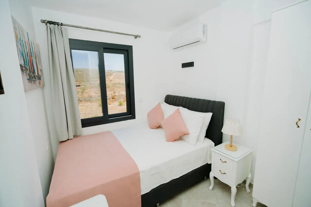 Ali Baba Ciftligi Alacati Bed & Breakfast