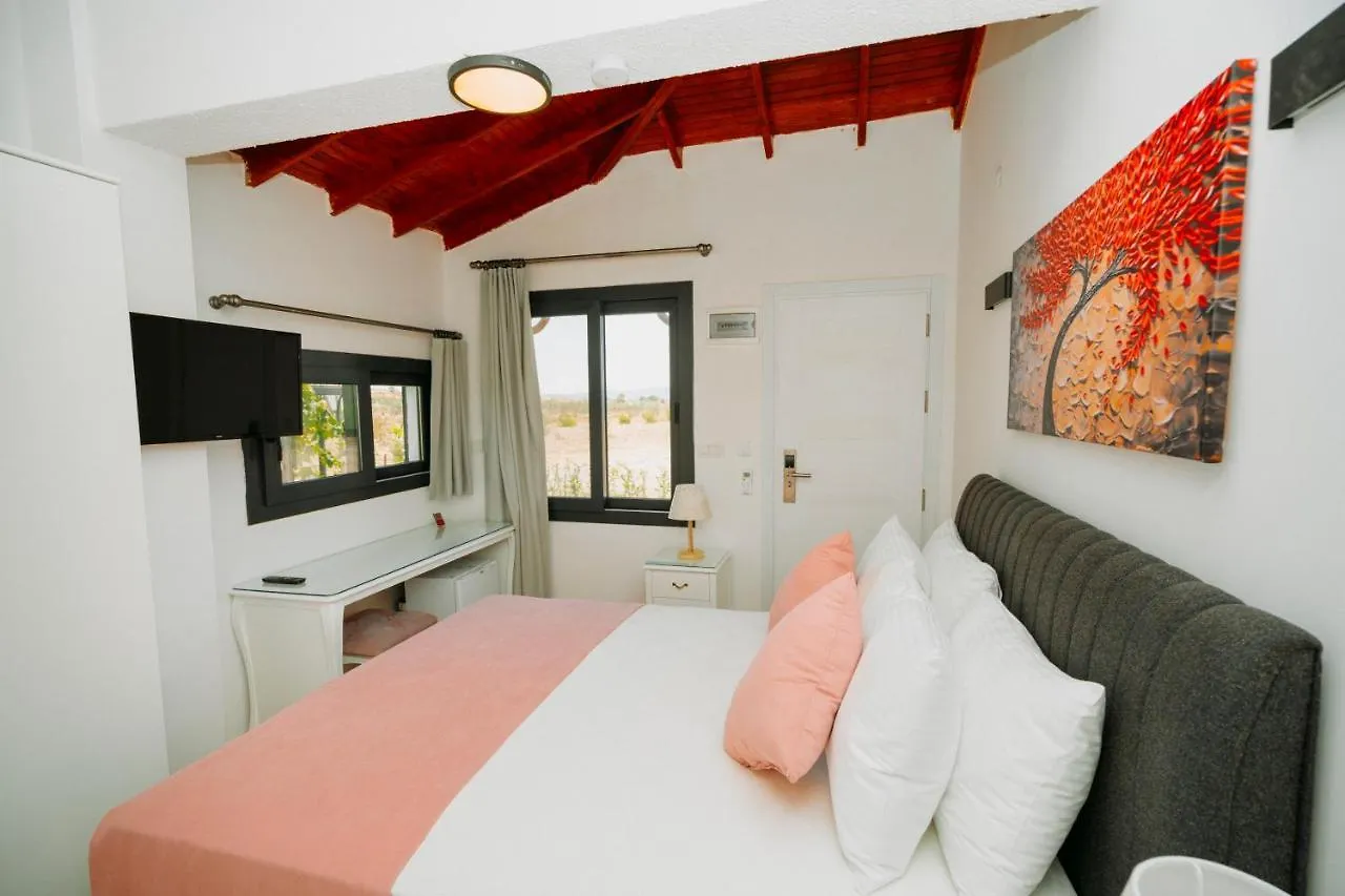Ali Baba Ciftligi Alacati Bed & Breakfast