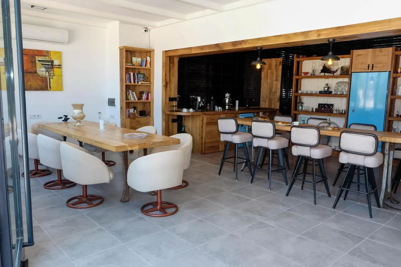 Ali Baba Ciftligi Alacati Bed & Breakfast